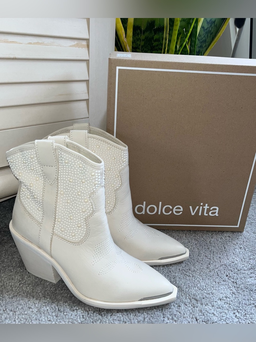 Dolce Vita Nashe Genuine Leather Pearl Boot  Size 7 New in Box - Picture 2 of 6